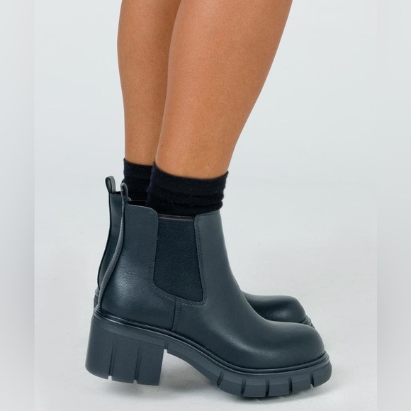 Princess polly Chelsea ankle combat boots nwot - Picture 4 of 10